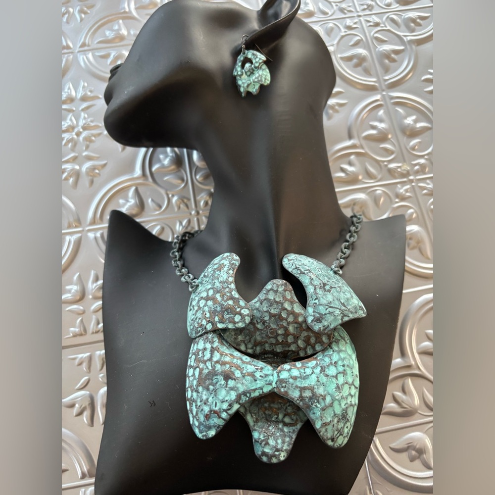 DaVinci Turquoise Textured Necklace and Earring Set